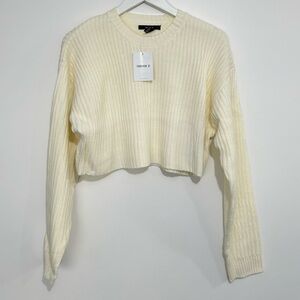FOREVER 21 Sweater Crop Top in Cream